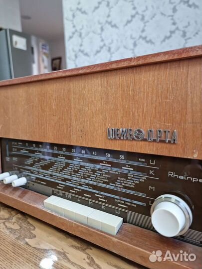 Винтажный ламповый ресивер Loewe opta