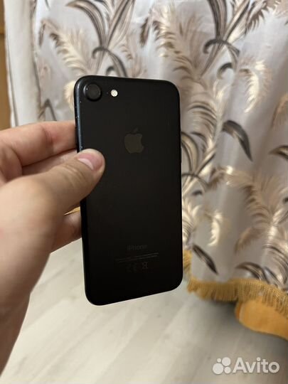 iPhone 7, 32 ГБ