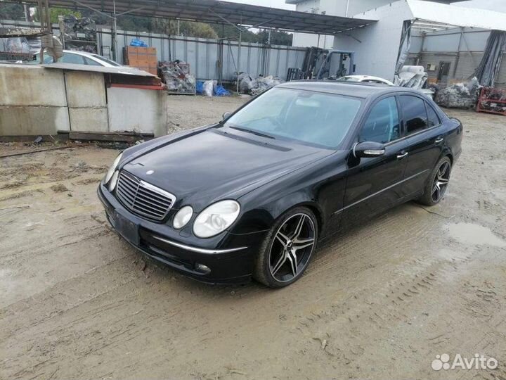 Авто на разбор Mercedes-Benz E-Class W211 272.943