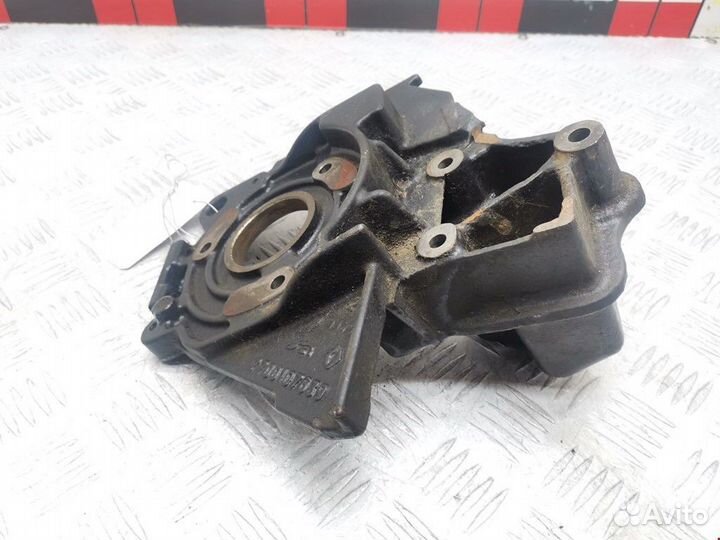 Кронштейн двигателя Volvo S40 рест. 2000