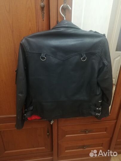 Куртка кожаная женская байкерская
