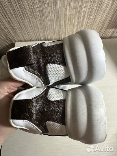 Кроссовки LV