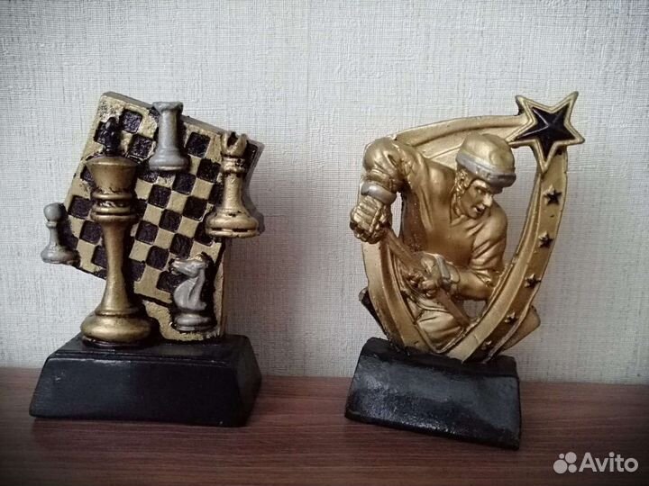 Статуэтки для кабинета