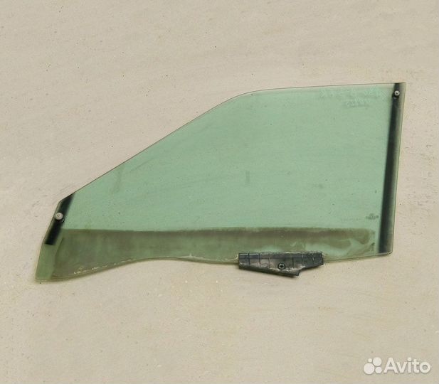 Стекло двери передней правой Audi 80 B3