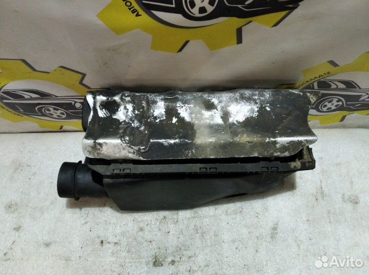 Корпус воздушного фильтра Mercedes-Benz C-Class