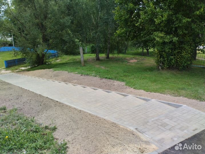 Укладка тротуарной плитки, брусчатки