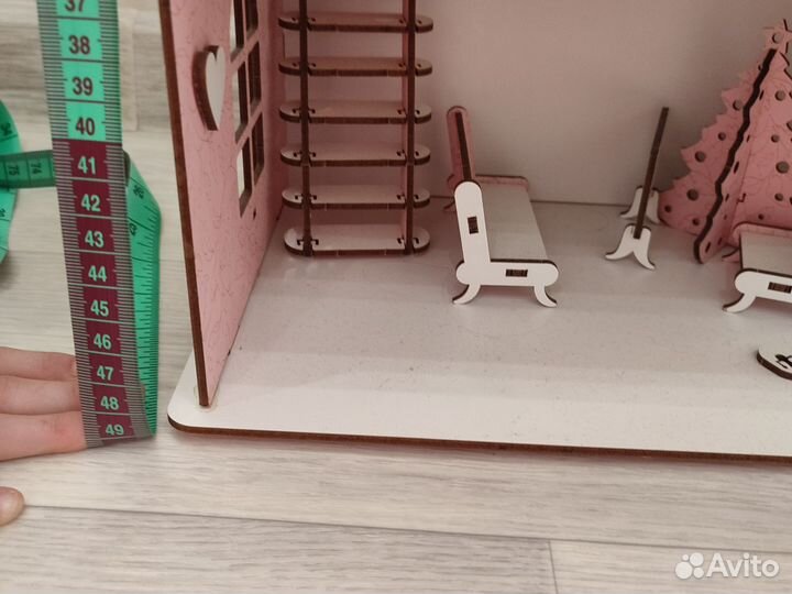 Кукольный домик с мебелью