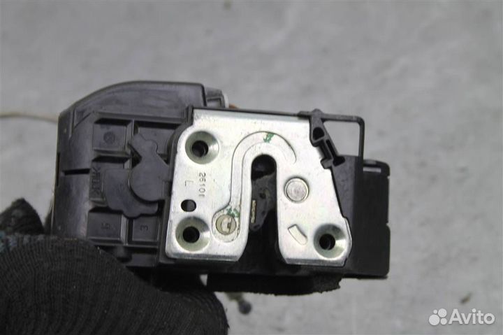 Замок двери задней левой Nissan Qashqai J10