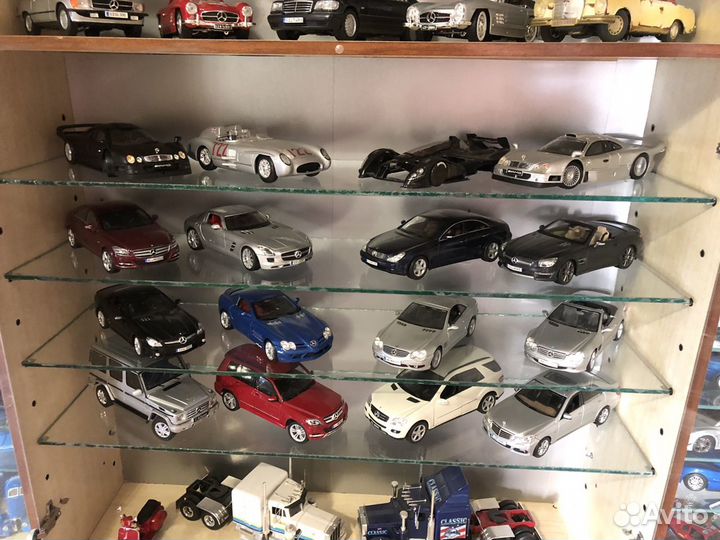 Коллекция моделей автомобилей масштаб 1:18