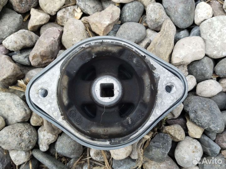 8D0399151J vag опора кпп VW passat B5