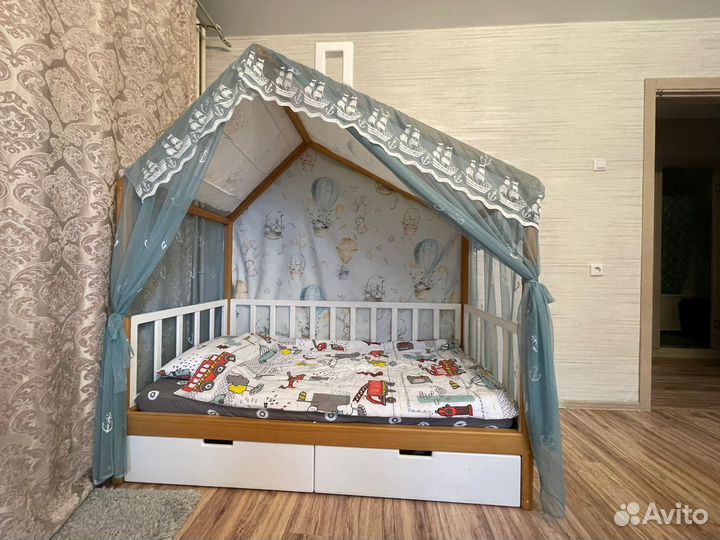 Кроватка детская из массива дерева