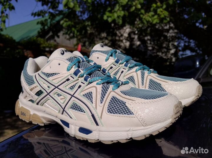 Кроссовки женские Asics