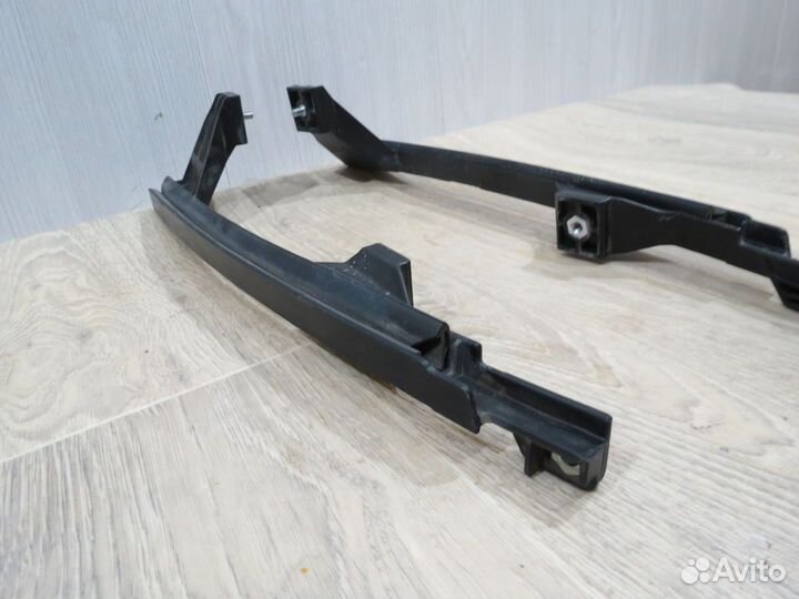 Направляющая заднего стекла двери Kia Rio 3