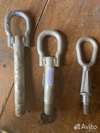 Буксировочный крюк