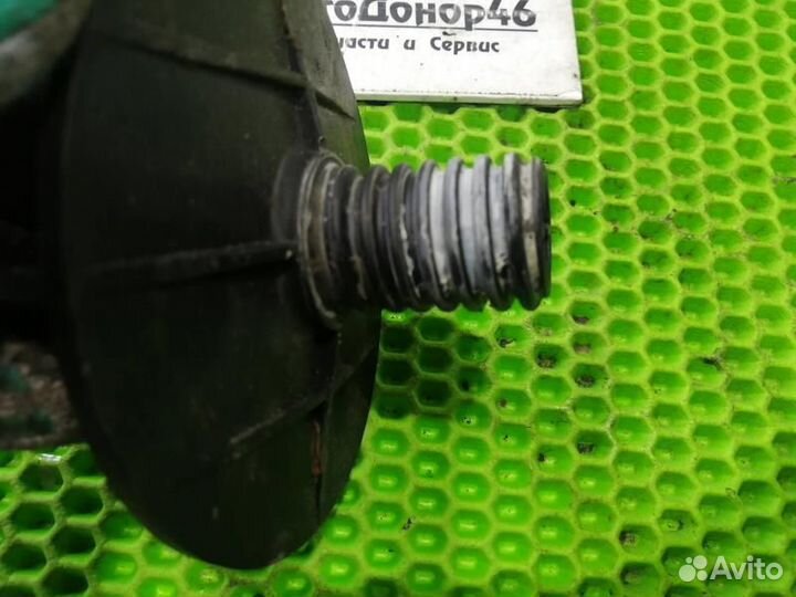 Крепление запасного колеса Renault Megane 3