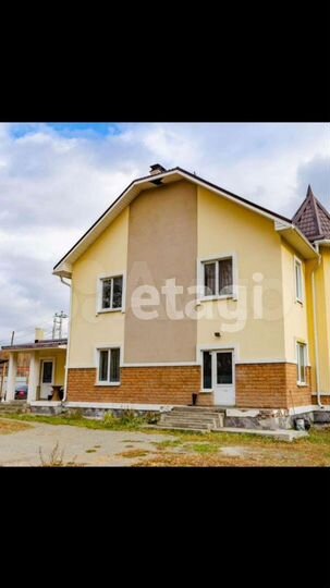 Коттедж 245 м² на участке 15 сот.