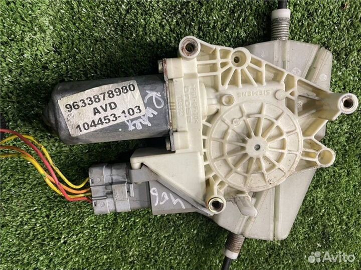 Стеклоподъемник передний правый Peugeot 406 дизель