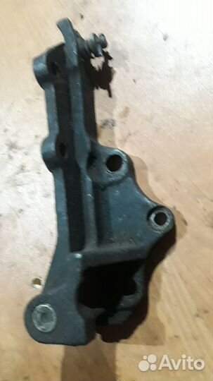 Кронштейн насоса гур Урал с двигателем ямз