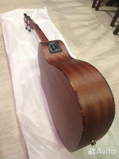 Укулеле баритон Ortega RU5CE-BA со звукоснимателем