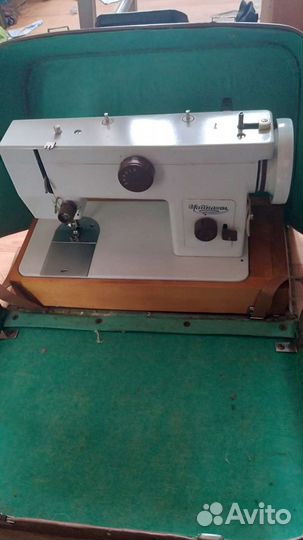 Швейная машинка новая Чайка 134