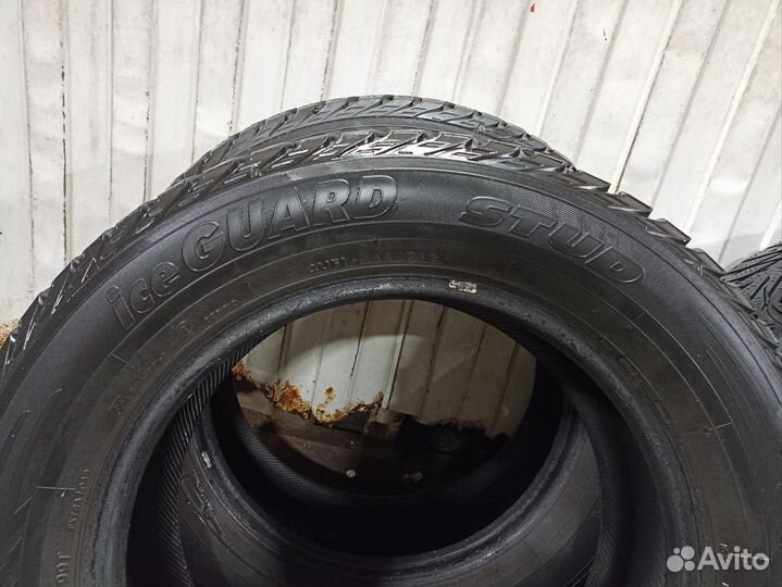 Yokohama Ice Guard Stud IG55 215/60 R16