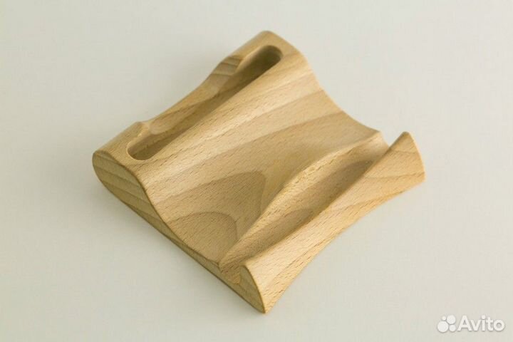 Подставка для телефона из дерева