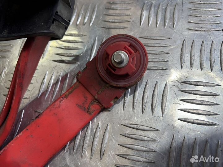 Плюсовой провод аккумулятора BMW F10