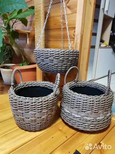 Кашпо из искусственного ротанга