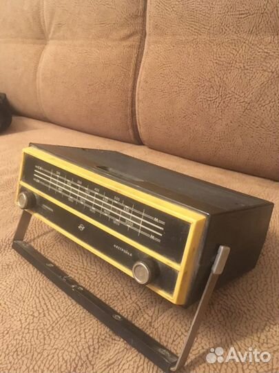 Радиоприёмник СССР «Альпинист-407» рабочий