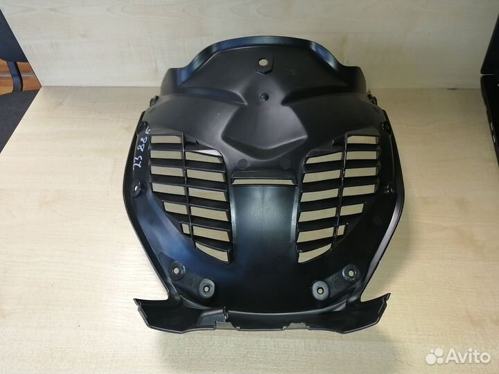 Пластик за колесом скутера Vento Max 200cc