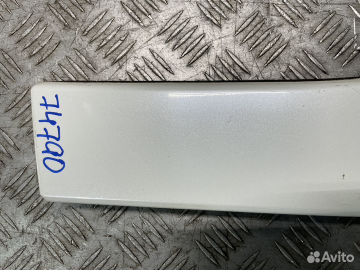 Накладка крышки багажника Toyota Prius 20