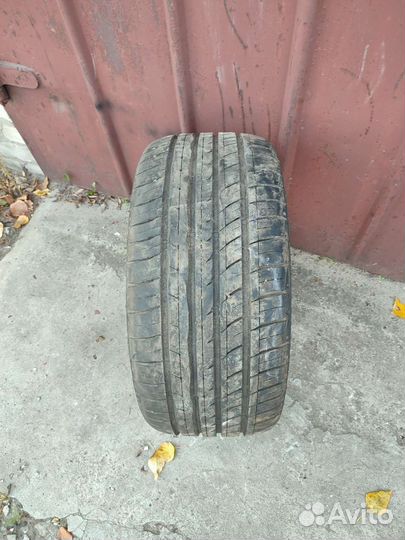 Jinyu YH18 225/40 R18 и 255/35 R18 94
