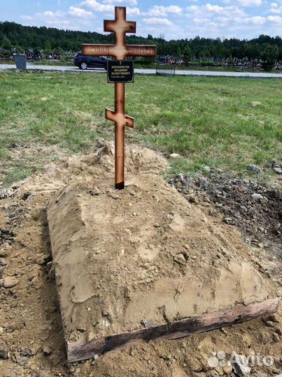 Ритуальный агент, гробы, кресты, венки, таблички