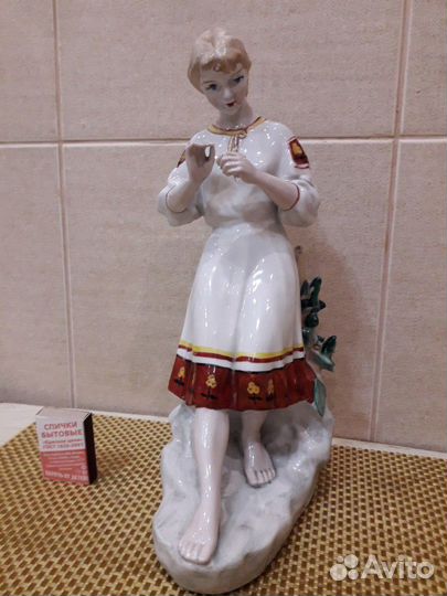 Статуэтки