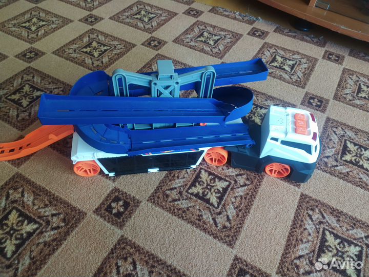 Машина трек хот вилс