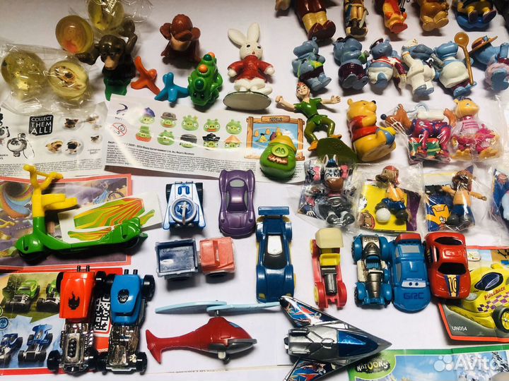 Игрушки и вкладыши из Киндер-сюрприза