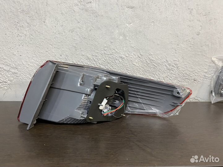 Kia Rio 3 задний левый фонарь