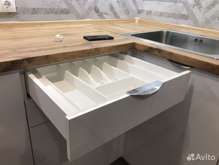 Геометрия Комфорта / Кухня белая