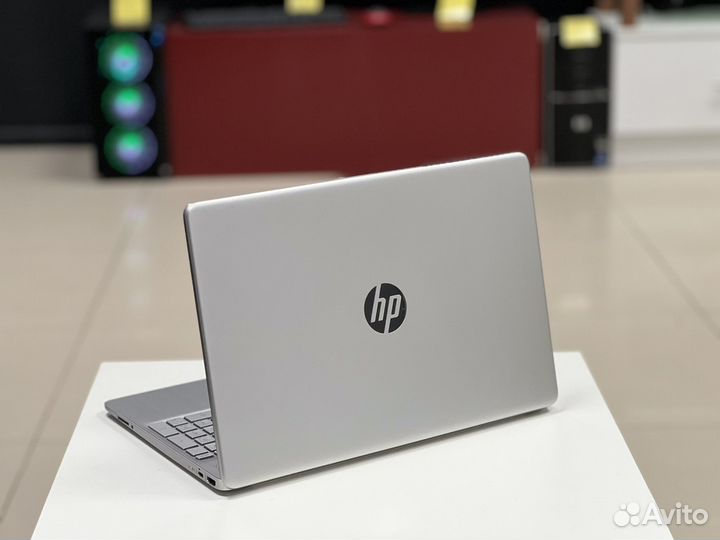 Свежий ноутбук HP Pavilion