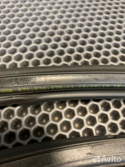 Уплотнительная резинка боковой двери задняя правая