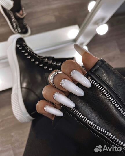 Ищу модель на маникюр,покрытие +дизайн