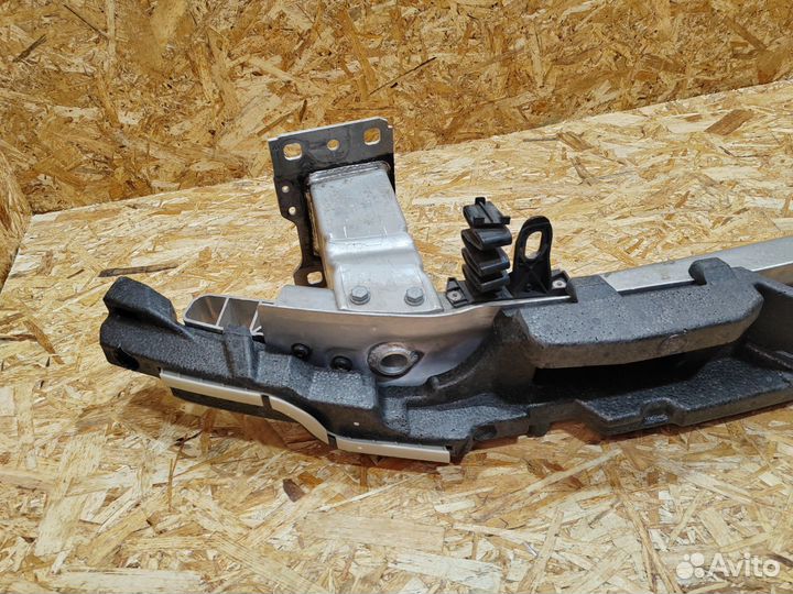 Усилитель бампера Audi A4 B9 2016 8W0807113