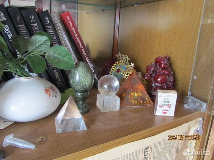 Магические хрустальные шары,пирамида