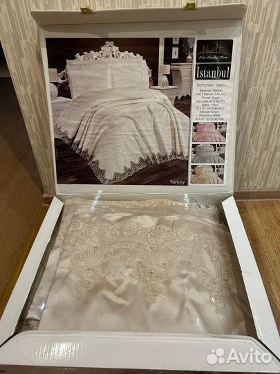 Покрывало простынь и наволочки