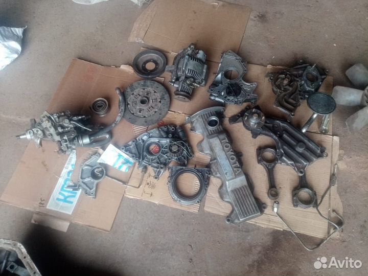 Дизельный мотор 2C в разборе