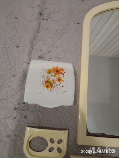 Набор для ванной комнаты с зеркалом