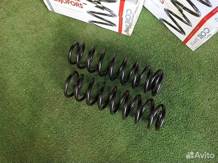 Пружина подвески задняя Mitsubishi Outlander