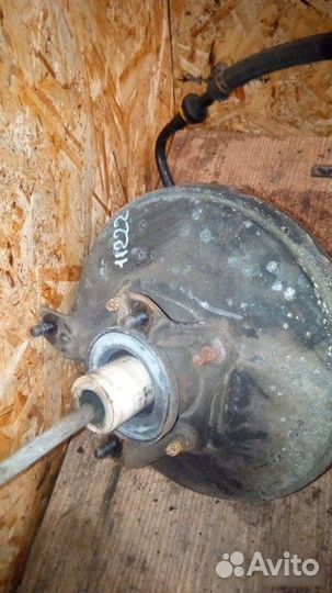 Вакуумный усилитель тормозов Volkswagen Golf 2