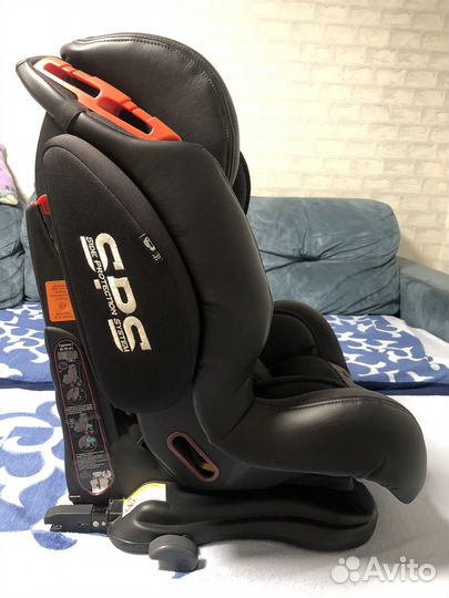 Автомобильное кресло изофикс