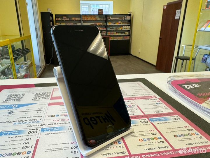 iPhone 8, 64 ГБ